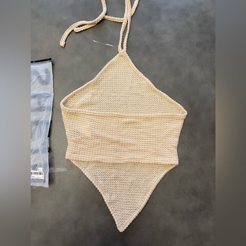 Never worn beach top size small - Picture 3 of 3